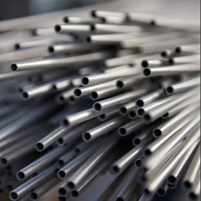 ASTM A213 أنابيب الفولاذ المقاوم للصدأ غير الملحومة الساطعة 1.5 بوصة OD 0.35 بوصة المدرفلة على البارد