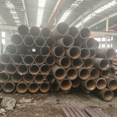 المدرفلة على الساخن St37 أنابيب الصلب الكربوني غير الملحومة جولة أنابيب الصلب الكربوني الأسود غير الملحومة والأنبوب
